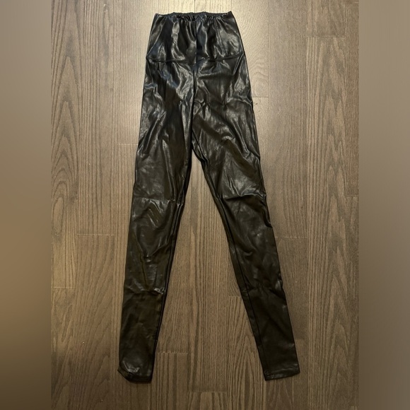 Aritzia Wilfred Free‎ Vegan Leather Daria Pant Size XS - Picture 3 of 5
